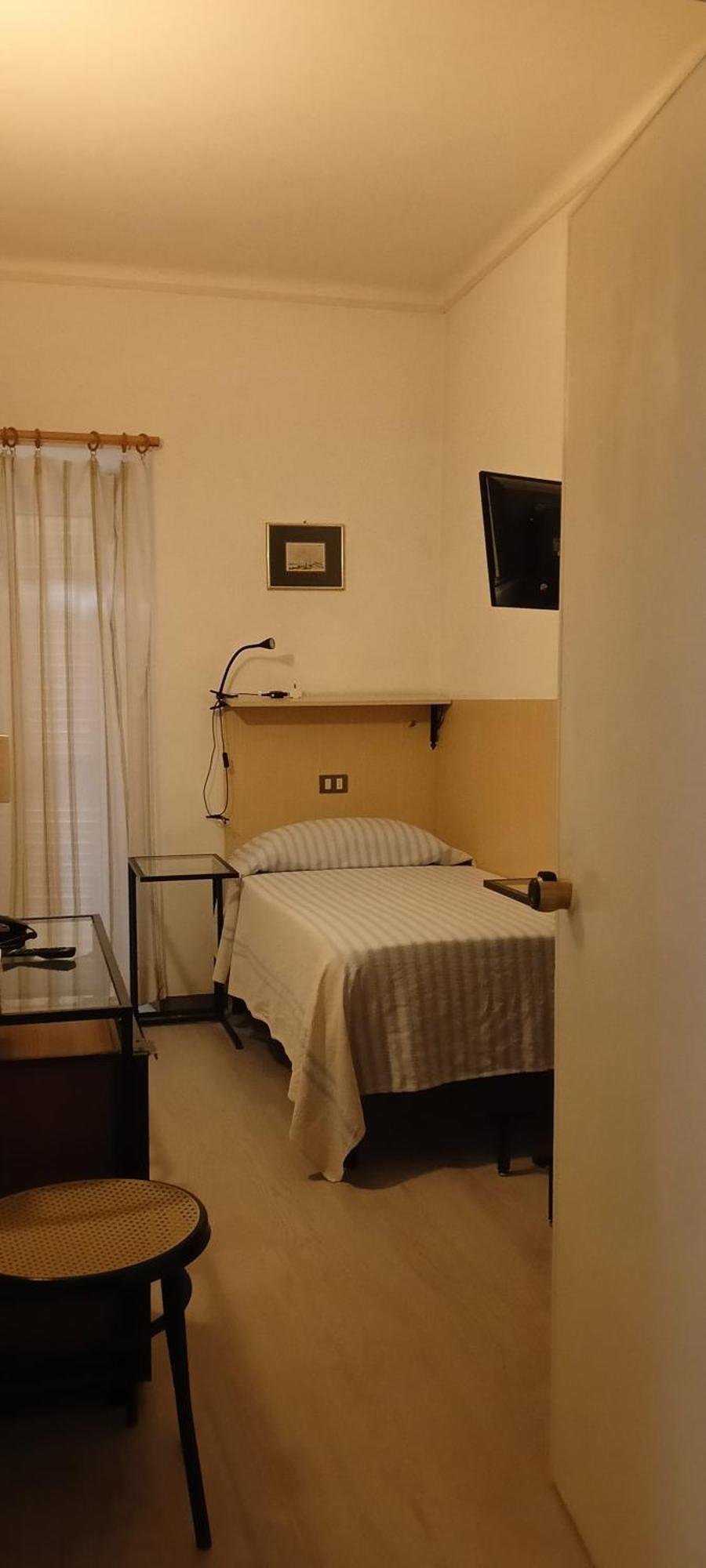 Piccolo Hotel Holiday Center Finale Ligure Exterior photo