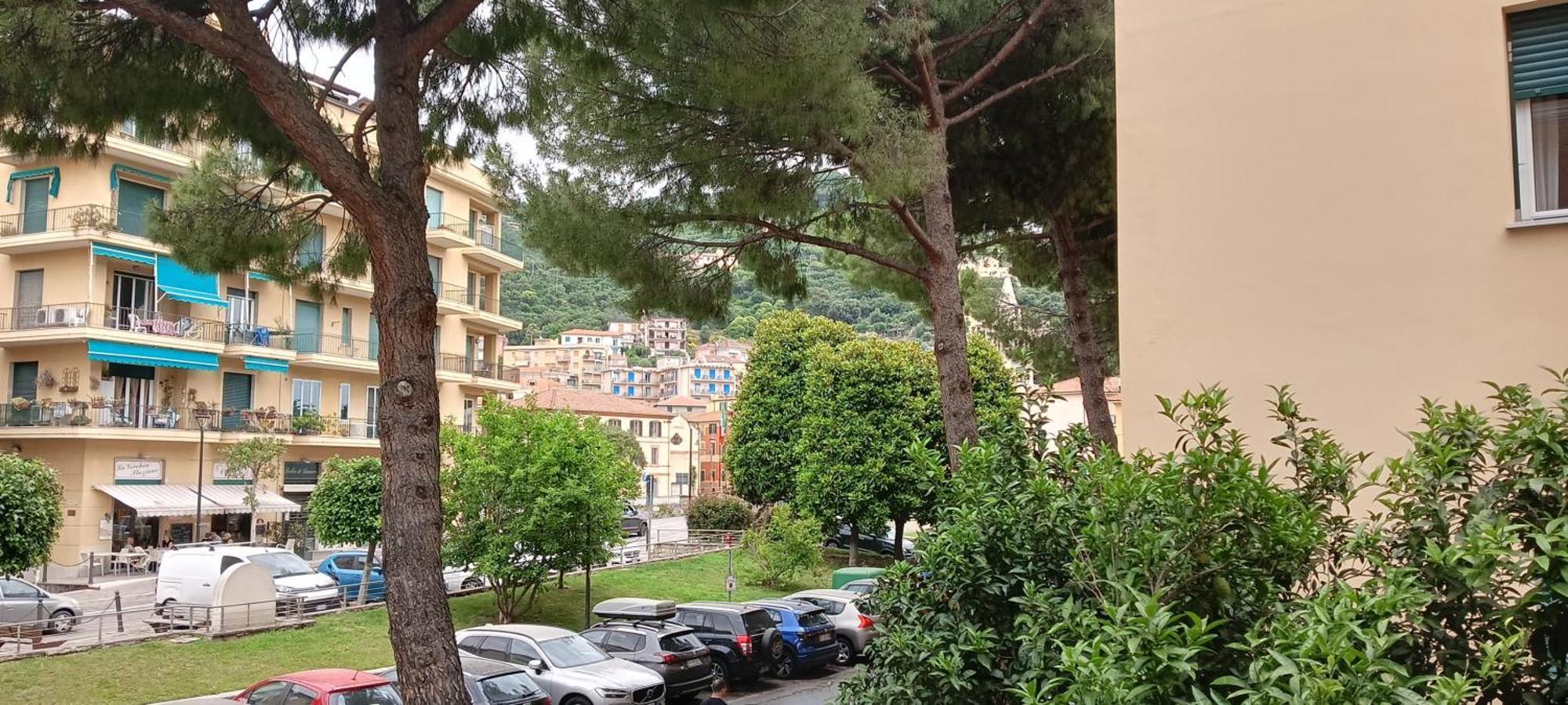 Piccolo Hotel Holiday Center Finale Ligure Exterior photo