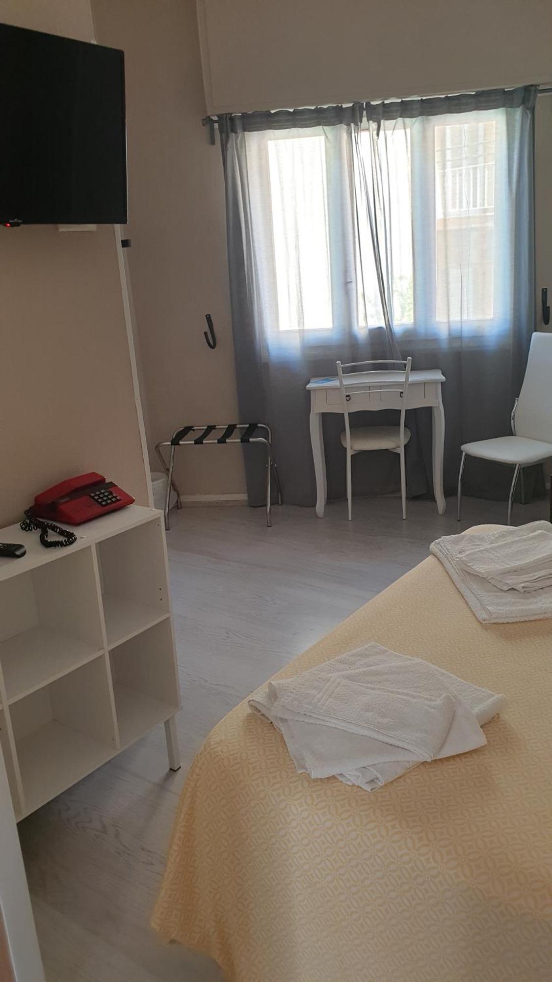 Piccolo Hotel Holiday Center Finale Ligure Exterior photo